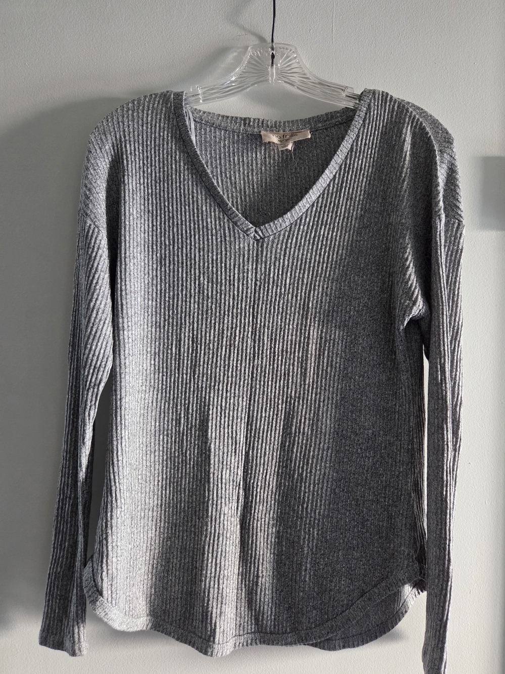 Women’s Gray Ribbed V-Neck Top